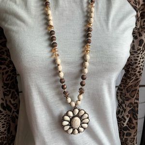 Western the necklace white turquoise